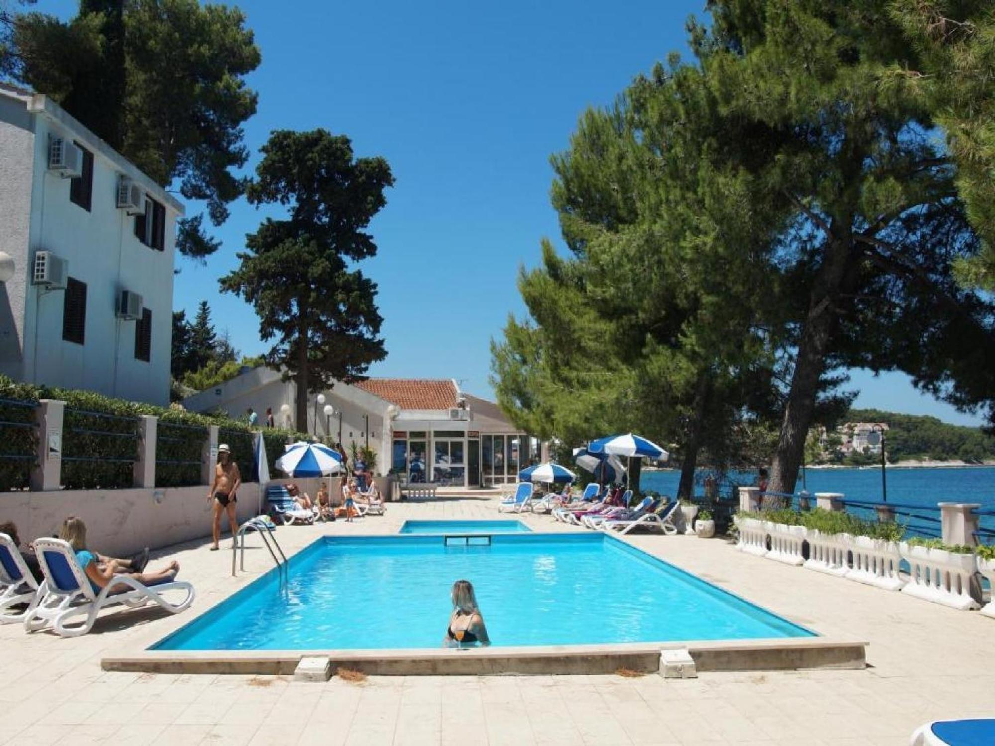 Lumbarda Resort Apartments Экстерьер фото