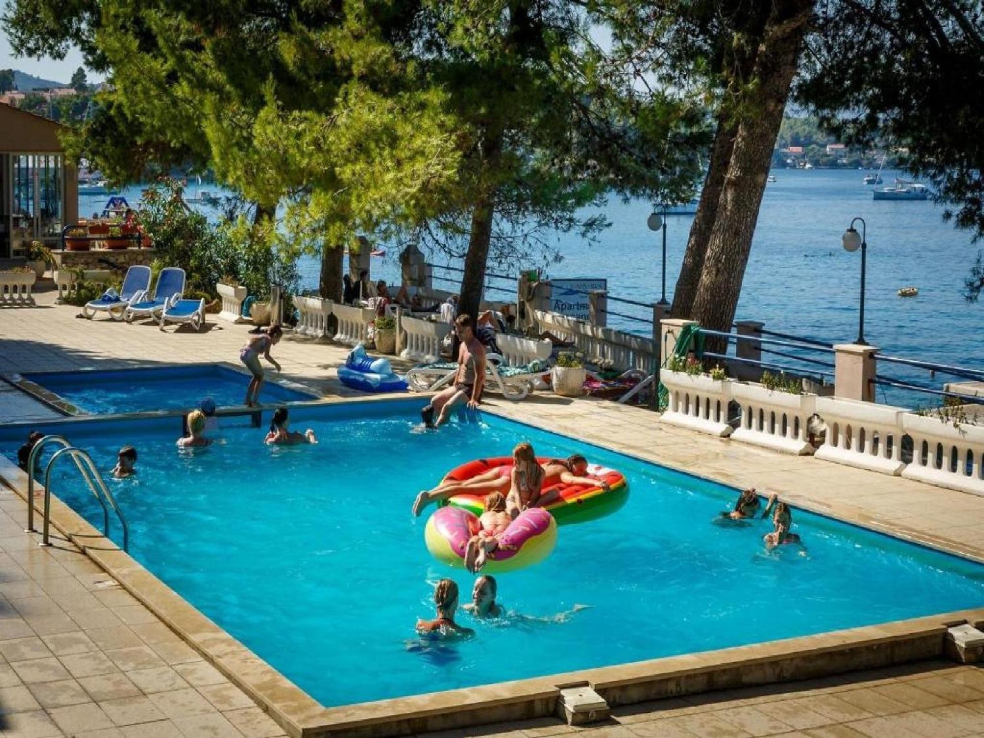 Lumbarda Resort Apartments Экстерьер фото